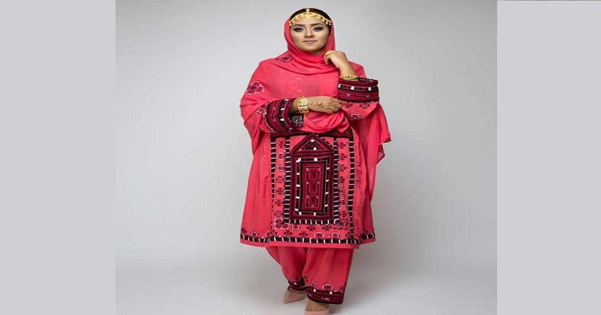لباس زنان بلوچ یکی از زیباترین و پررنگترین لباس های محلی زنانه سنتی ایرانی است.