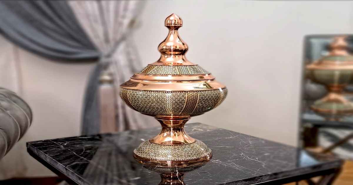 شکلات خوری مس و خاتم از بهترین هدیه سنتی برای نوروز هستند.