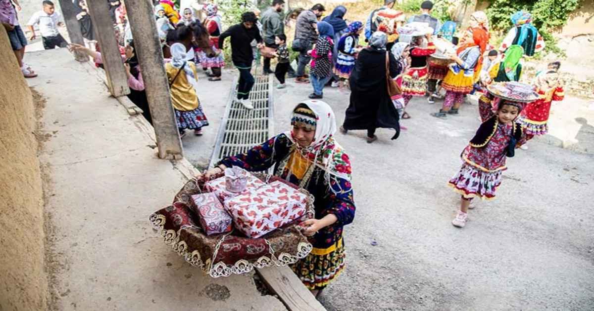 در معرفی لباس های محلی زنانه، نوبت به لباس زیبای مازندران میرسد.
