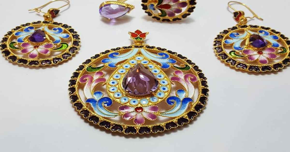 میناکاری بر روی طلا و نقره چیست؟