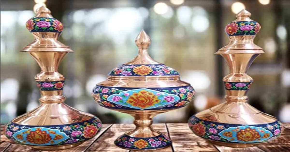 مرحله دوم مس و پرداز چیست، نقاشی پرداز و میناکاری روی فلز مس است.