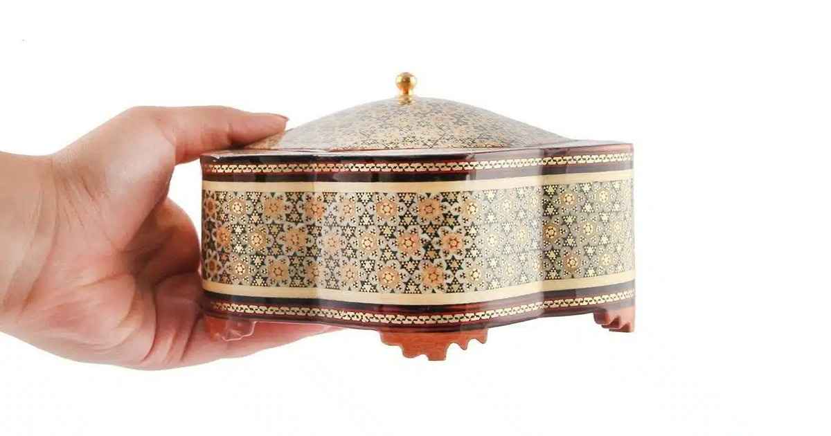 در تاریخچه خاتم کاری، خاتم کاری چیست؟
