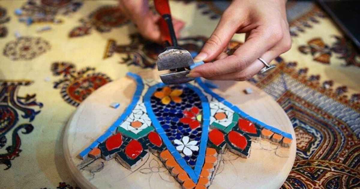 صنایع دستی ایران جز معروف ترین سوغاتی های ایران است.